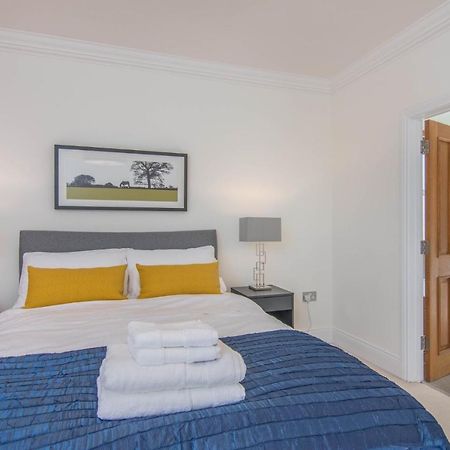 Jubilee Mansions 5* Retreat Apartment Peterborough Exterior photo