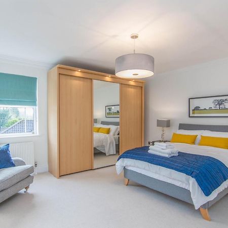 Jubilee Mansions 5* Retreat Apartment Peterborough Exterior photo