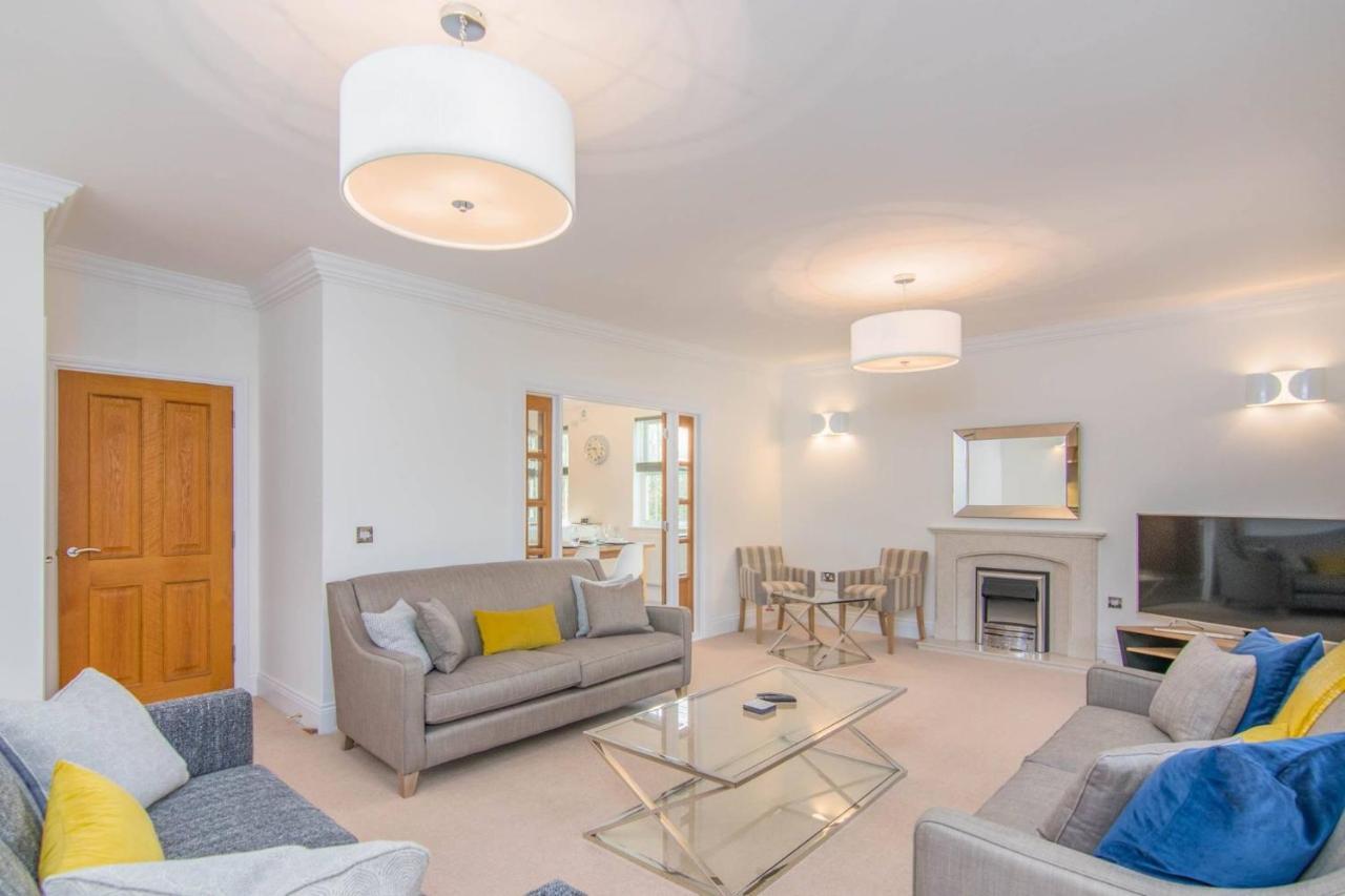 Jubilee Mansions 5* Retreat Apartment Peterborough Exterior photo