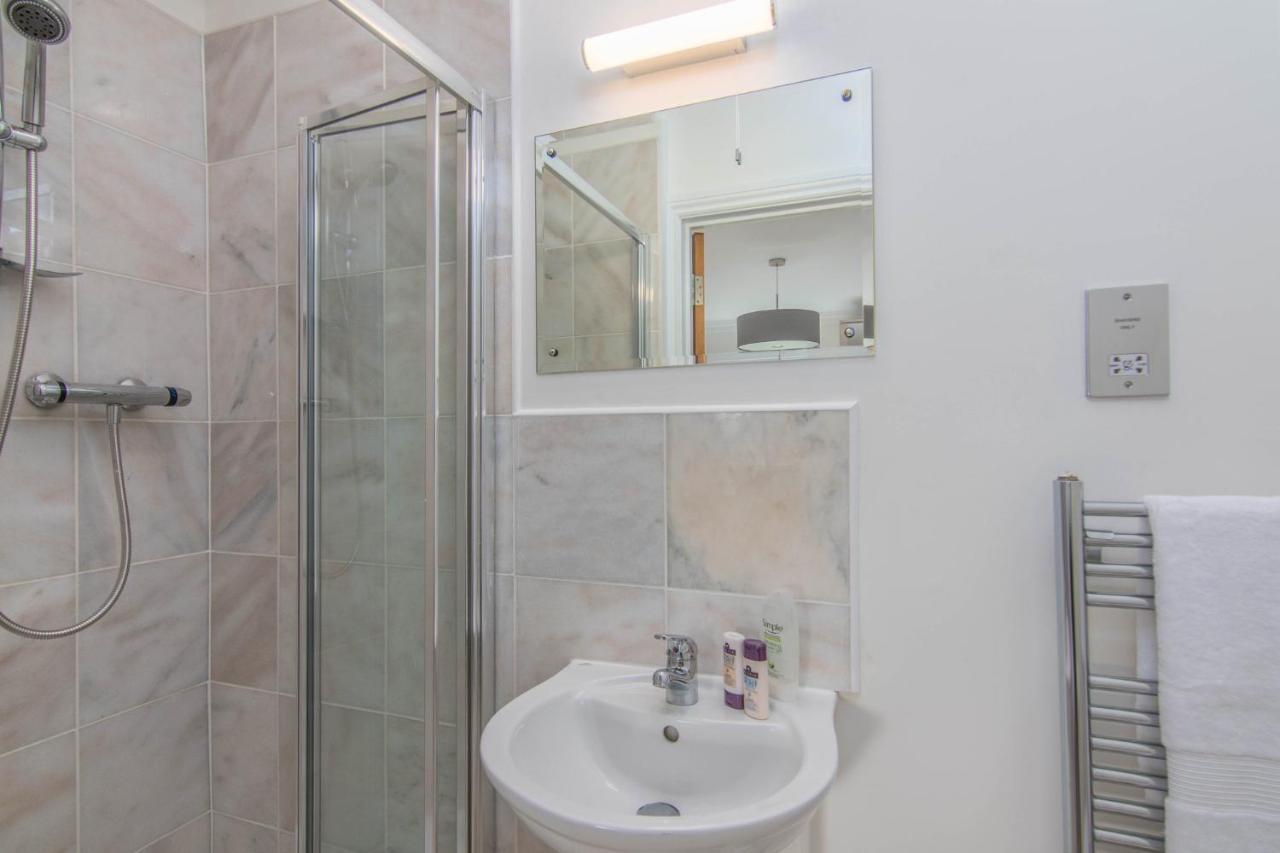 Jubilee Mansions 5* Retreat Apartment Peterborough Exterior photo