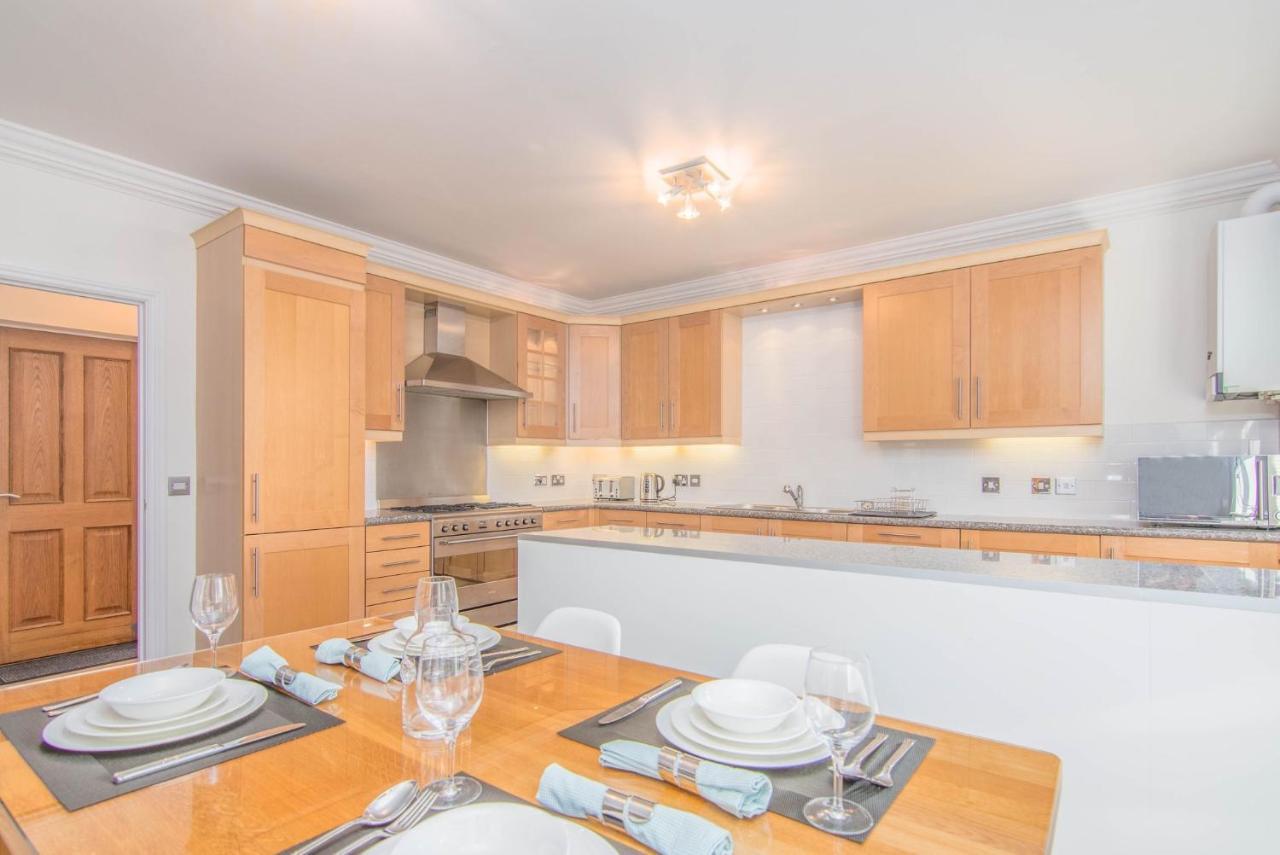 Jubilee Mansions 5* Retreat Apartment Peterborough Exterior photo